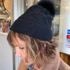 Hot Sale 🎁 Kinross Cashmere Luxe Cable Hat in Black - 👩 women ❤️