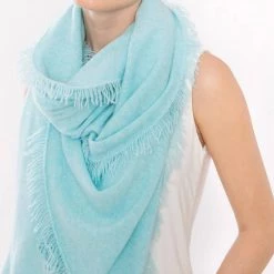 Best reviews of 🥰 Kinross Cashmere Fringe Triangle Wrap in Calypso - 👩 women 🌟